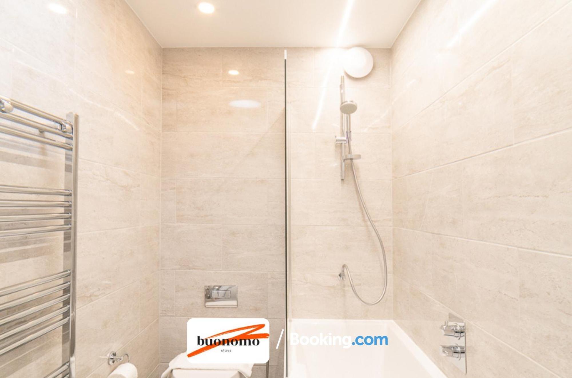 Two Bedroom Apartment At Buonomo Stays Short Lets & Serviced Accommodation London Exterior photo