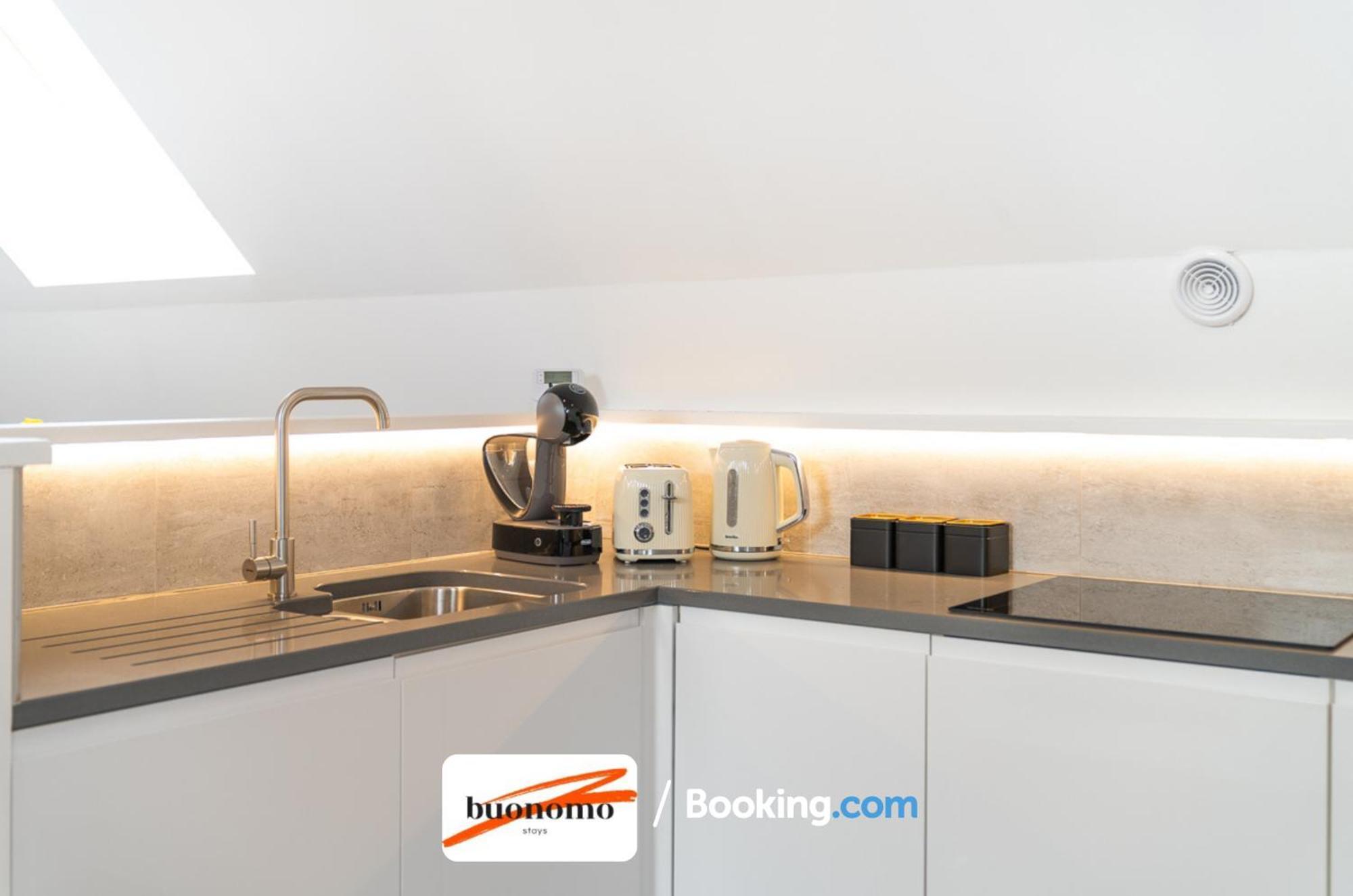 Two Bedroom Apartment At Buonomo Stays Short Lets & Serviced Accommodation London Exterior photo